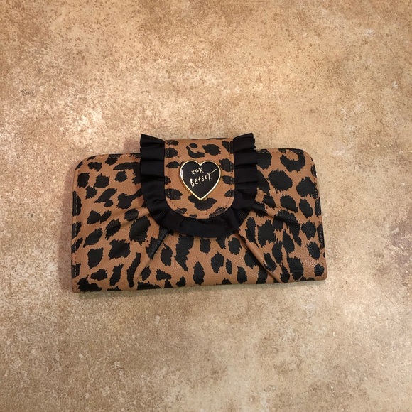 Betsey Johnson Handbags - BETSEY JOHNSON WALLET